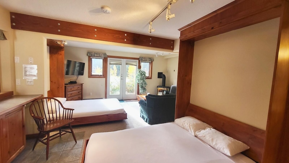 Sun Peaks Vacations - Timberline Village 46 4 Bedroom Home - Property Image 32