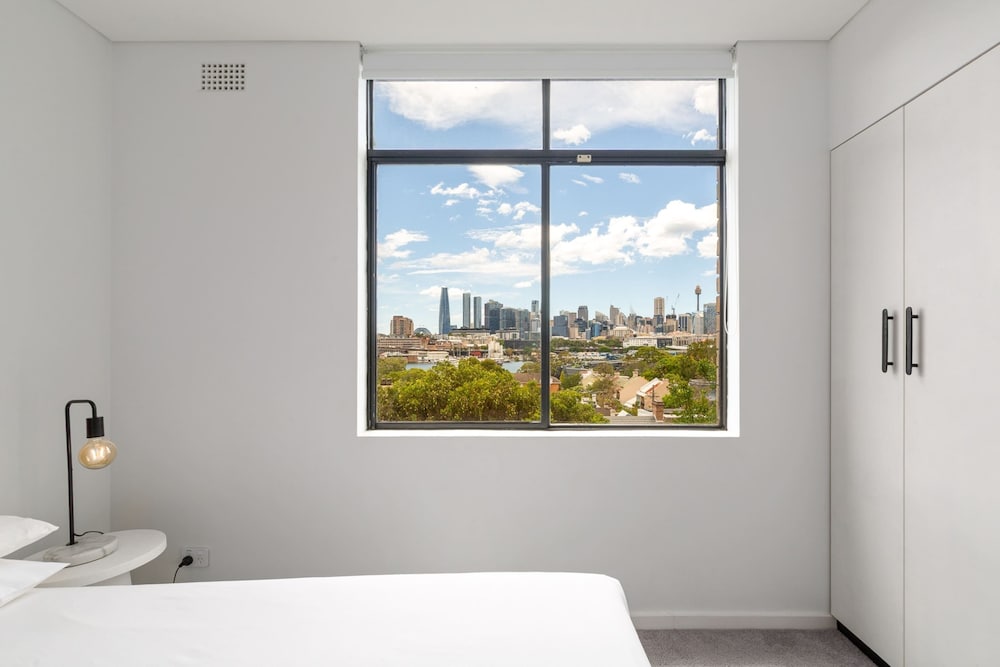 Bright 2-bed Apt With Spectacular Bridge Views
