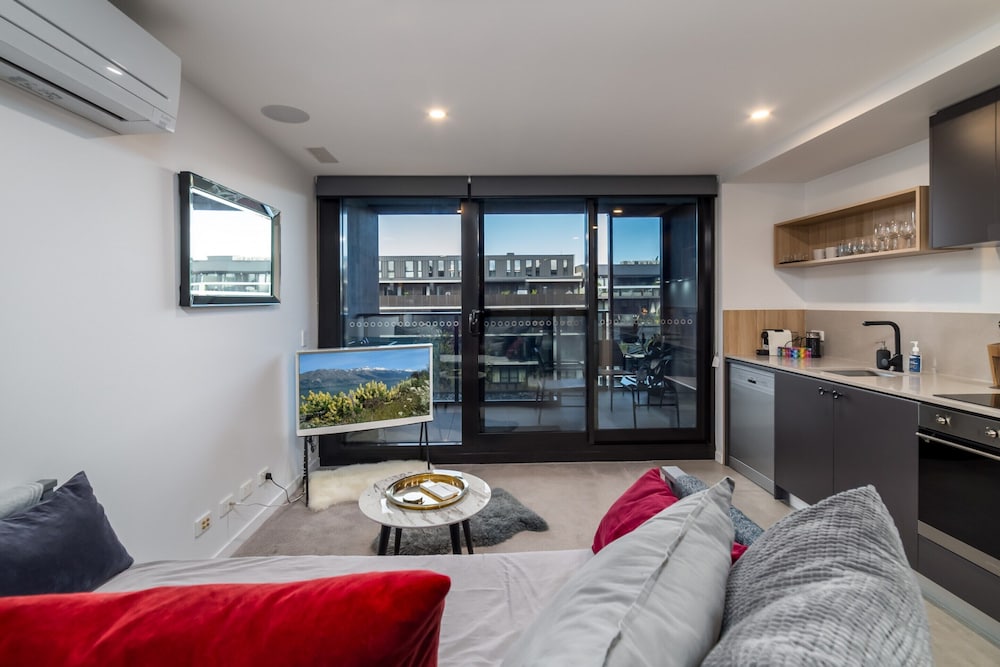 Modern 1-bed Apartment With Pool And Sauna