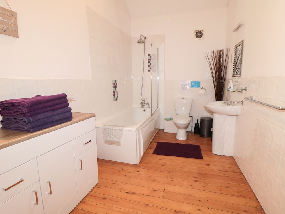Longstone Cottage