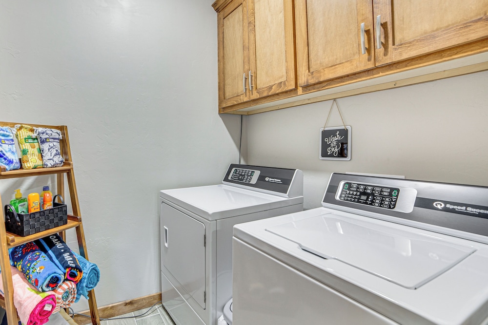 1 Mi to Lake Texoma: Expansive Outdoorsy Escape!