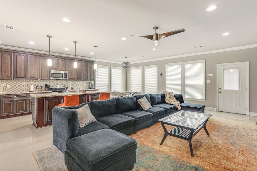 Arabi Home w/ Deck: 7 Mi to Downtown New Orleans!