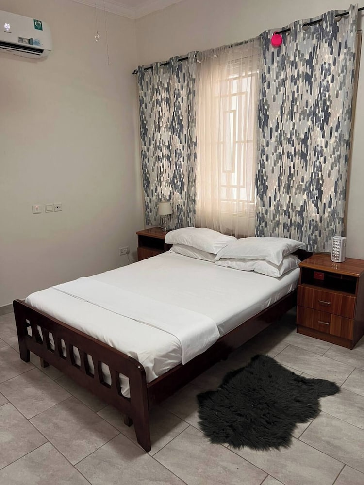 Serene Oasis in East Legon Hills - Chic 2 Bedroom Retreat