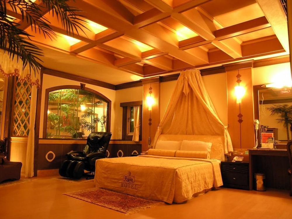 Swan Lake hotel