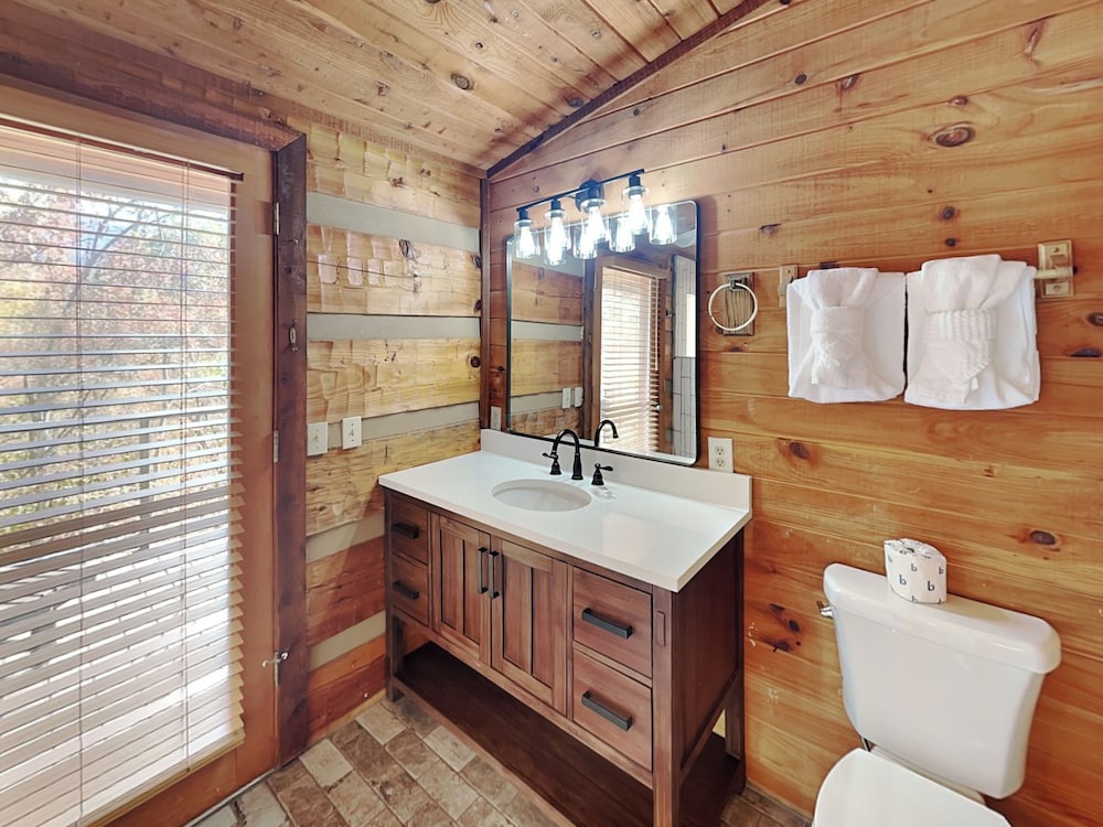 Alexander's Lookout by Jackson Mountain Rentals