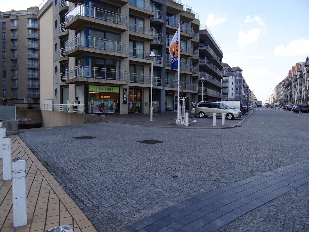 Apartment in Nieuwpoort With Sea Views
