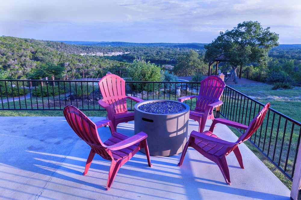 Valley View Retreat for 10