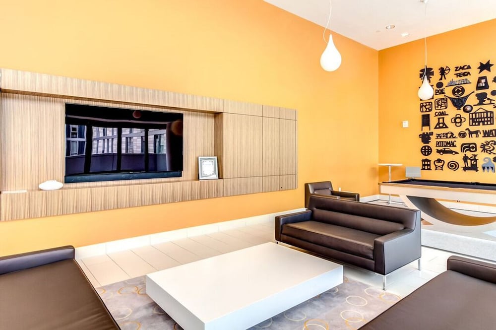Heaven on Hollywood Furnished Apts - Vine - Image 4
