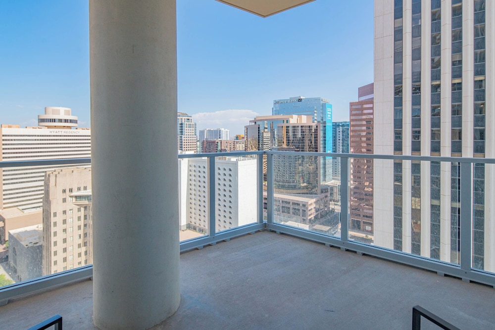 ROVE LIVING/KL - 44 Monroe
