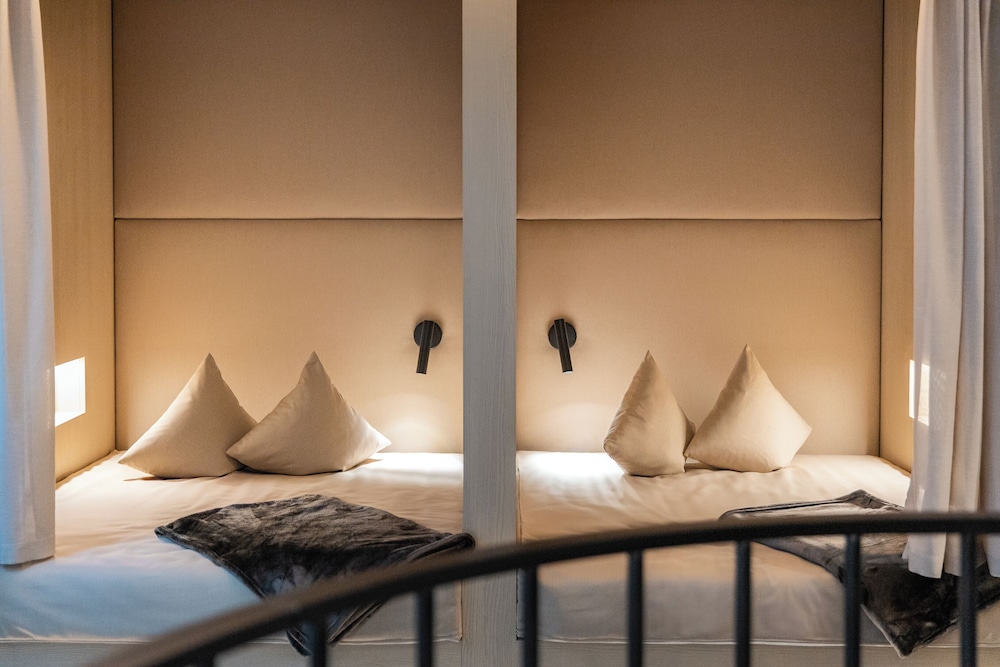 Schwarzer Adler - Concept Living