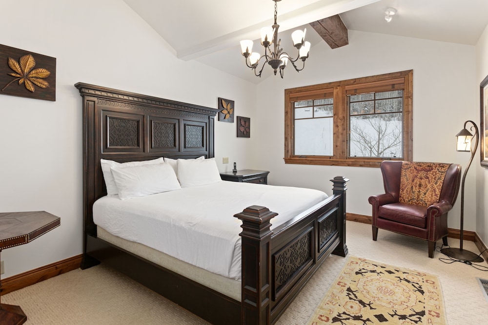 Grand Lodge - Four Bedroom #405 - Ski-in/ski-out 4 Condo