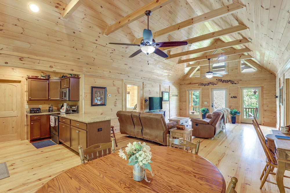 Explore Linville Falls: Cabin w/ Game Room + Deck!