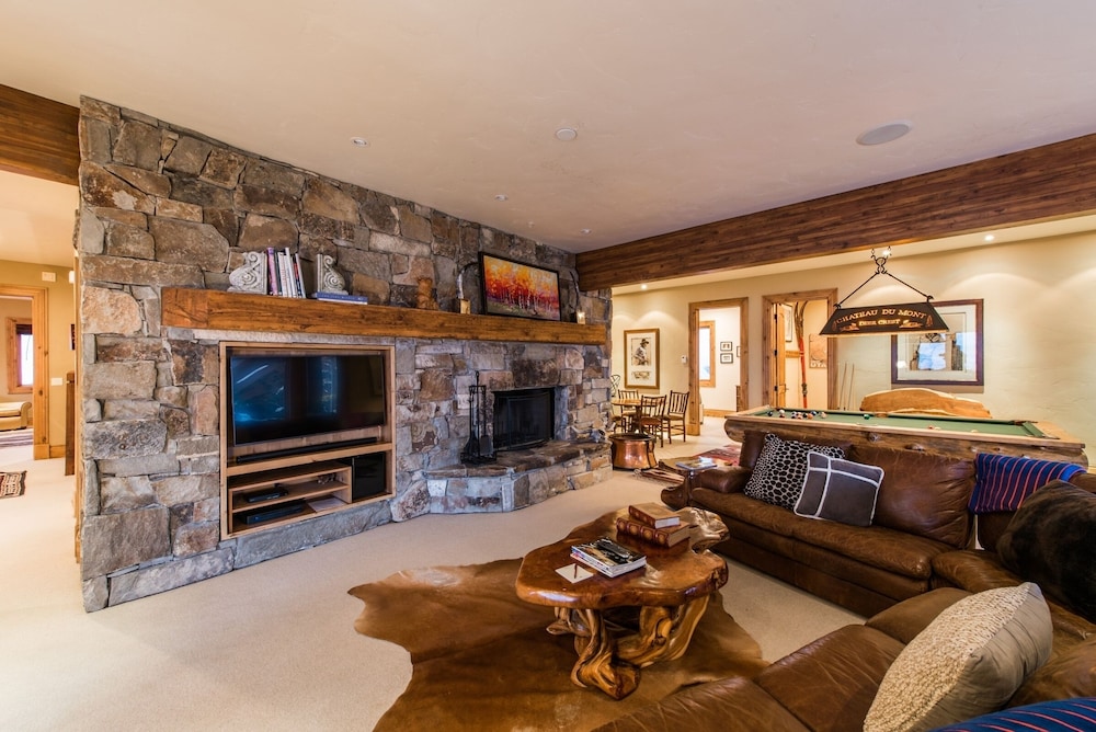 Majestic Ski in Ski Out Estate