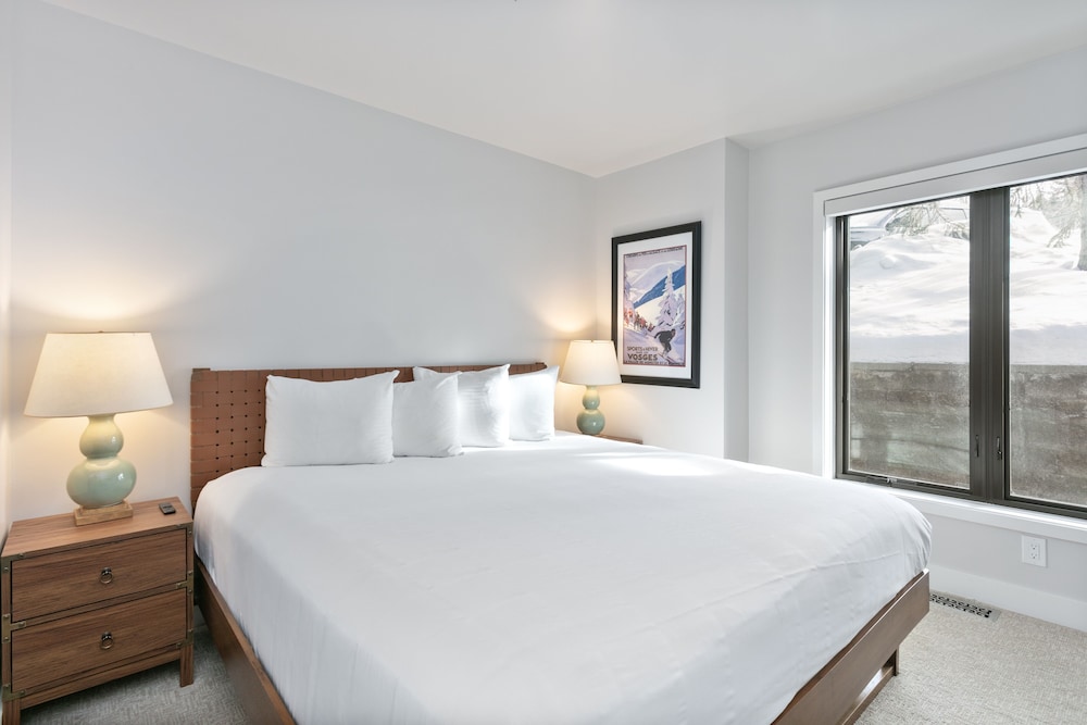 105 - Three Bedroom with Spa Ridgepoint 3 Condo