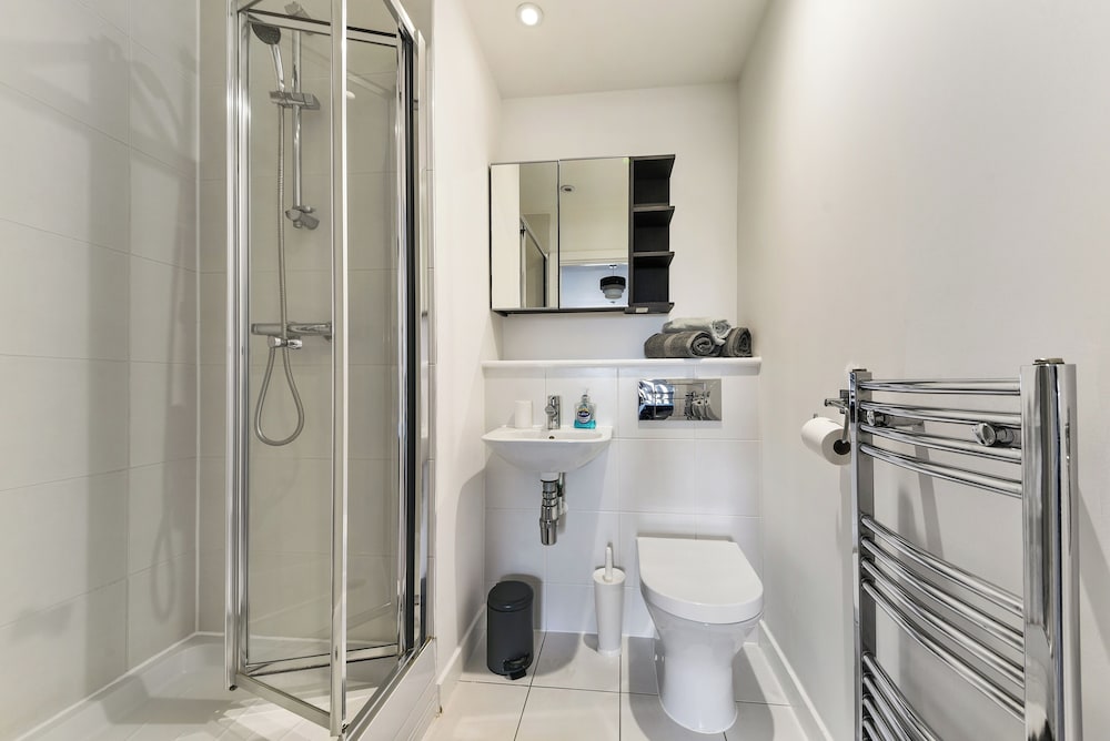 Luxury 2 bed 2 Bath Apartment in Canary Wharf