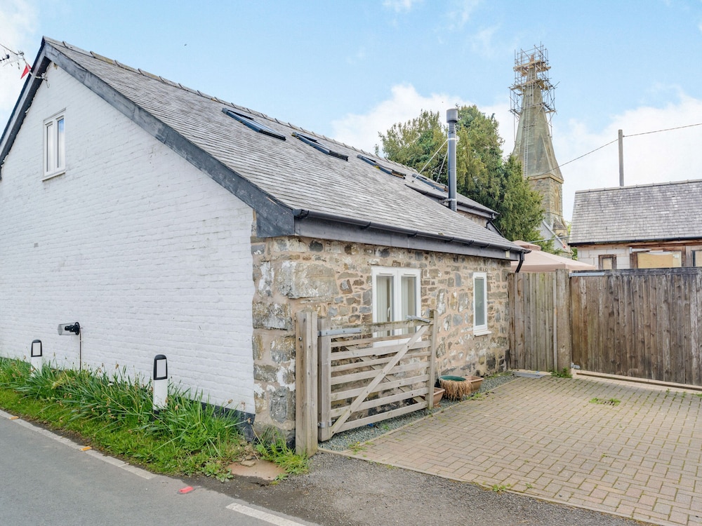 Yew Tree Cottage view 5