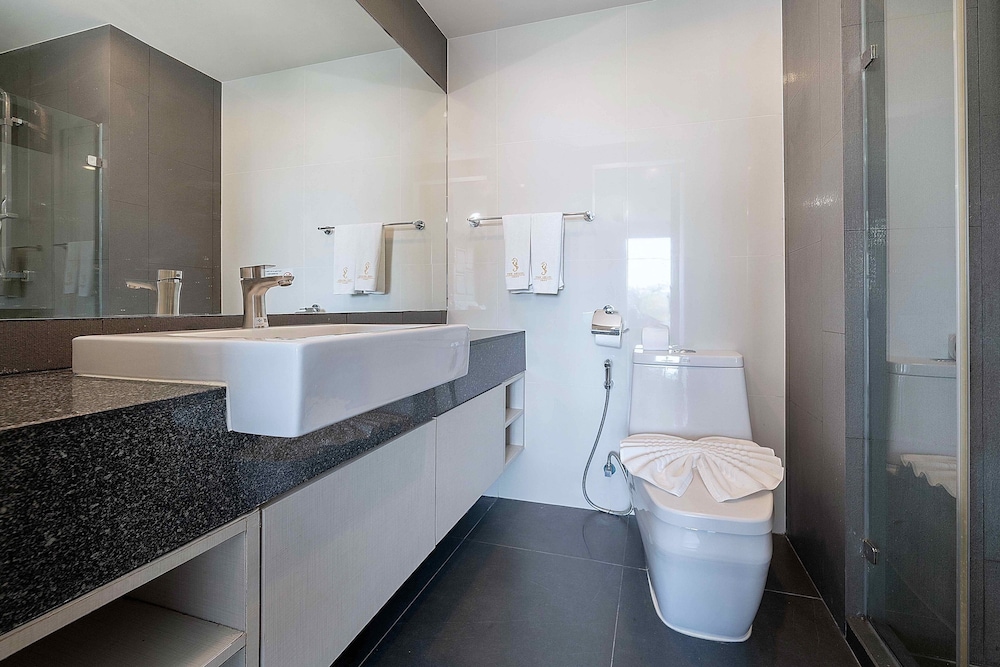 Suite C416 at 6th Avenue Surin Residence