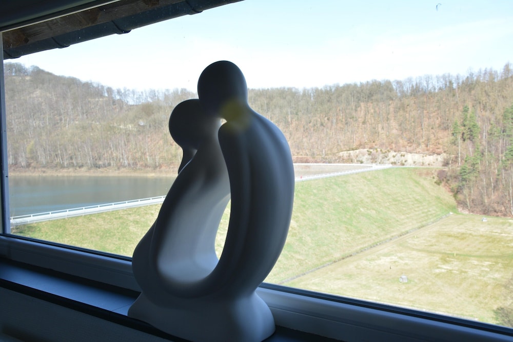Lake-view Apartment With Sauna, hot tub