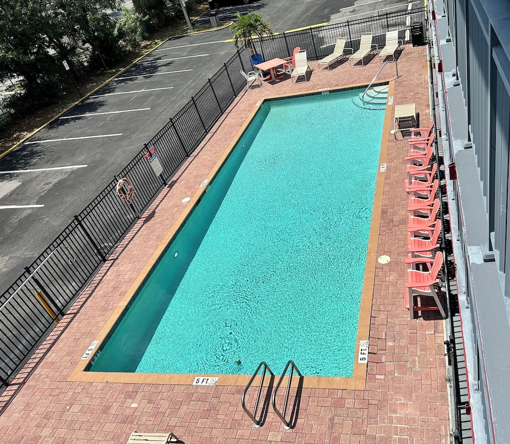 Travelodge by Wyndham Orlando / Heart of International Drive