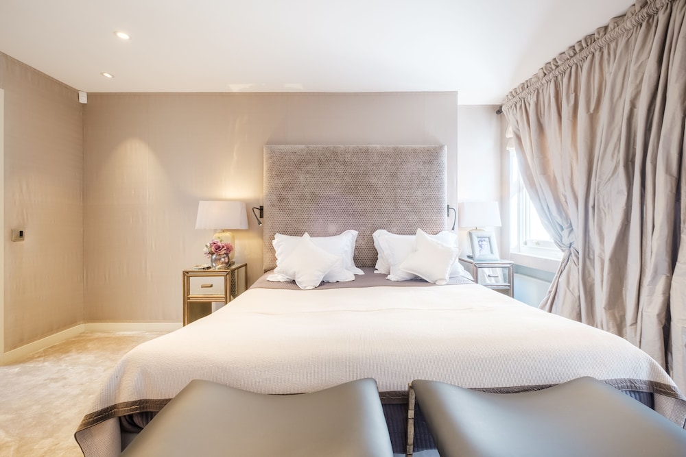 Luxury Home with 3 Bed 2 Bath in London