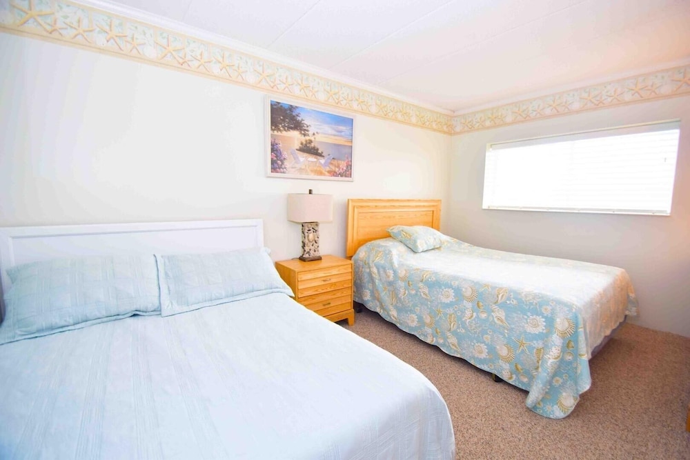 Harbour Island 302l 2 Bedroom Condo