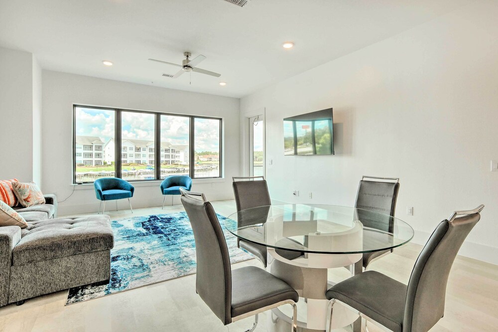 Lakeside Montgomery Condo Near Boat Rental! view 5
