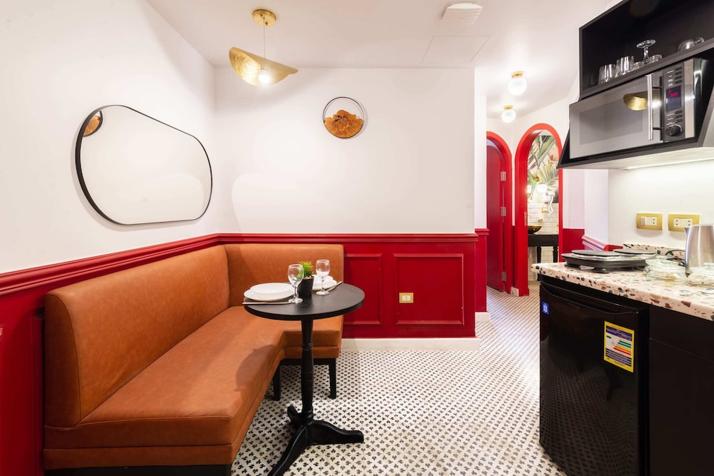 The Red-hot Retro 2bdr Apt. @ Cairo's Downtown