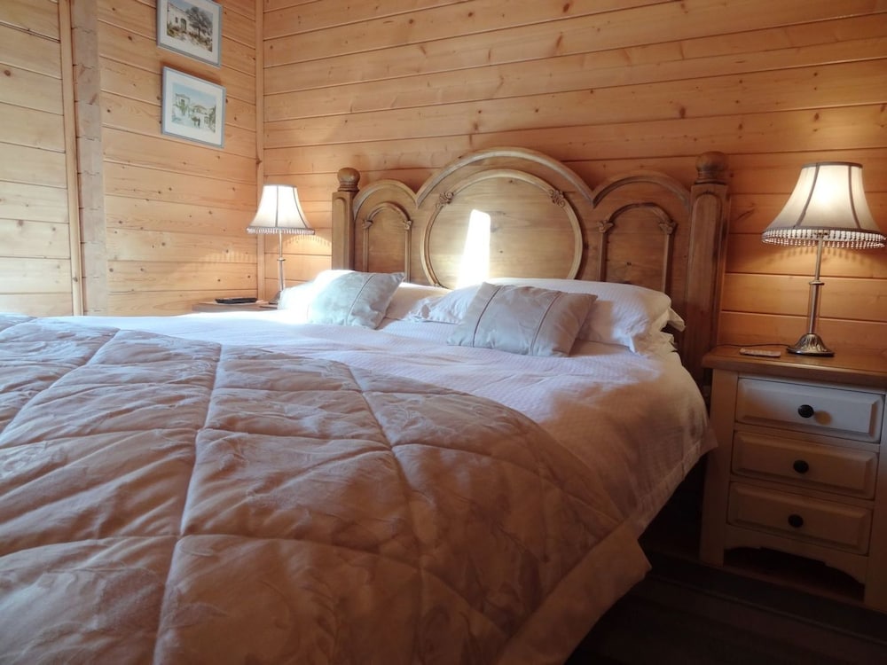 Valley Lodge