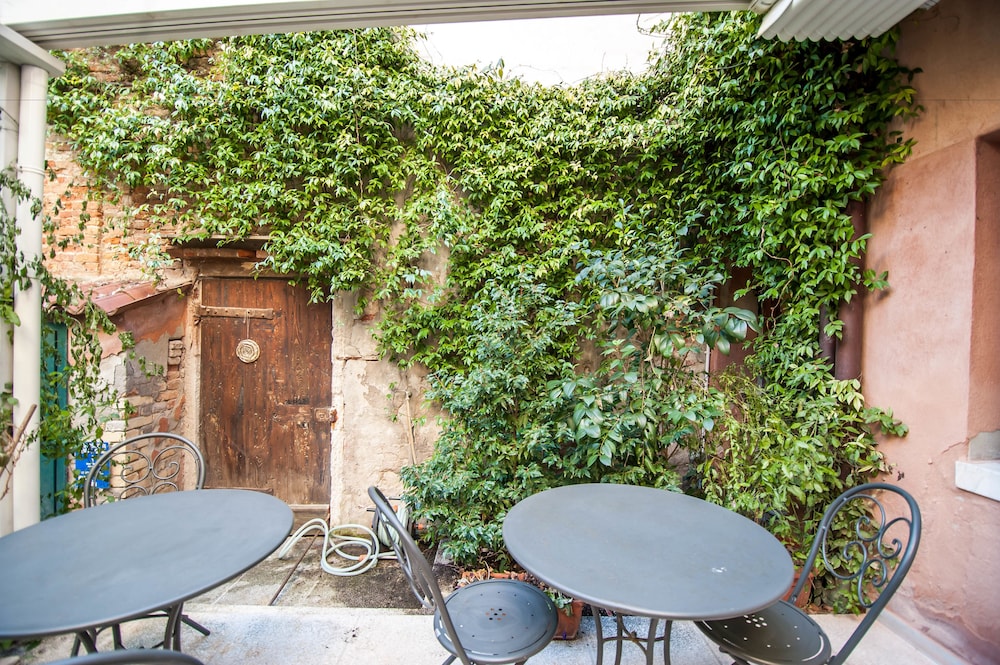 3749 Ponte Chiodo Guest House