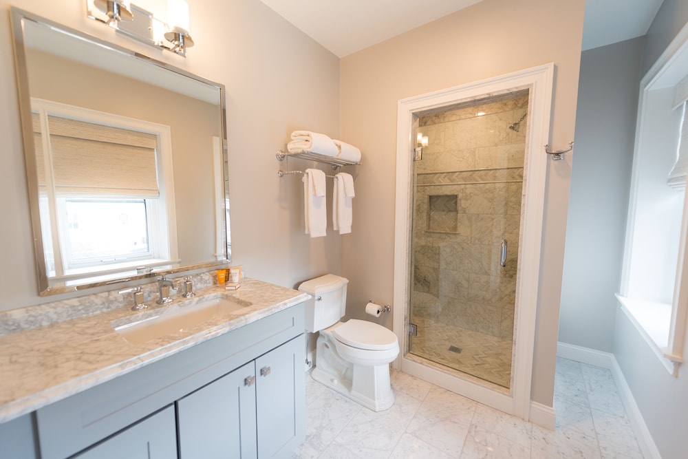 The Newport Lofts - 364 Thames Street