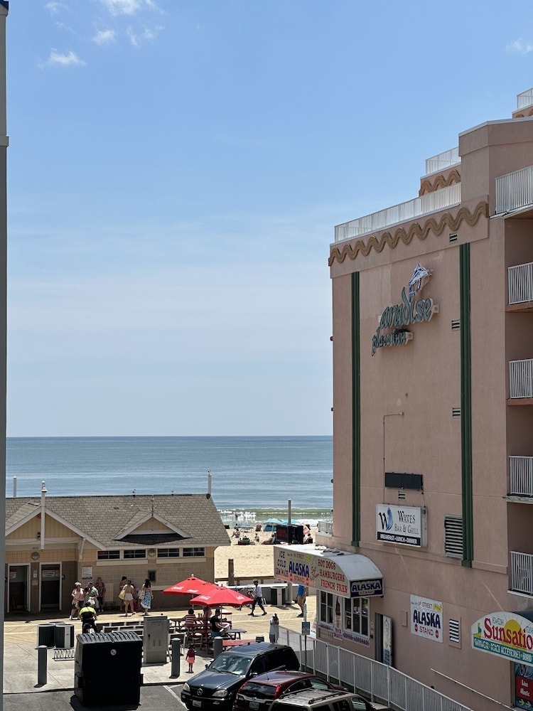 The Wellington Hotel & Suites Oceanblock