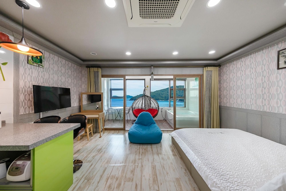 hotel room