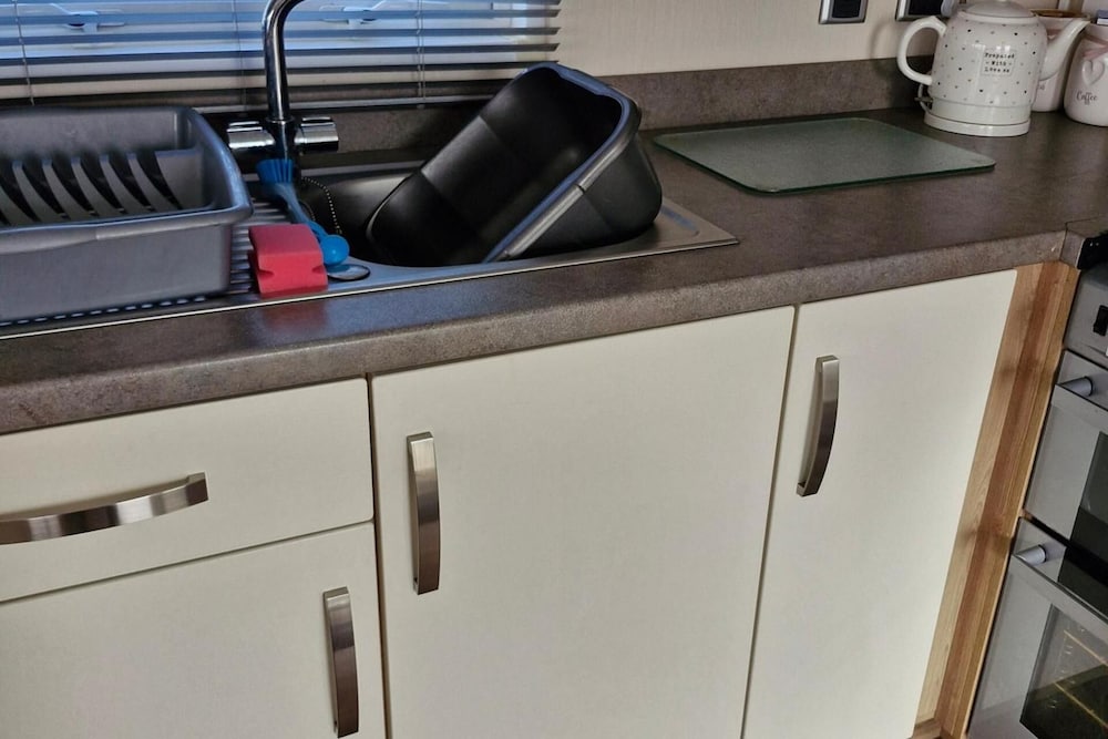 3-bed Caravan, Sleeps 8 With Pool