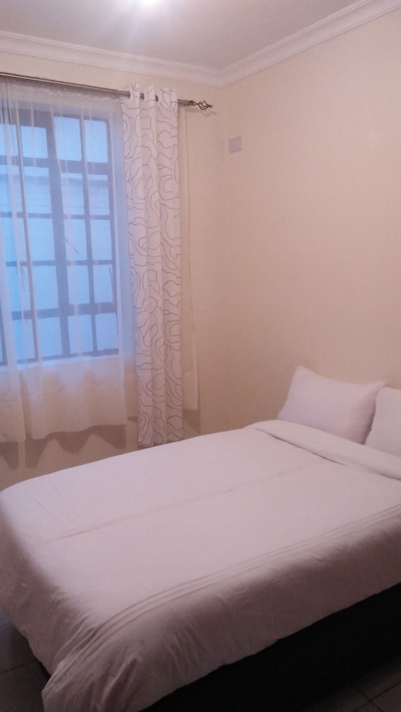 Esao Airport Suites view 3