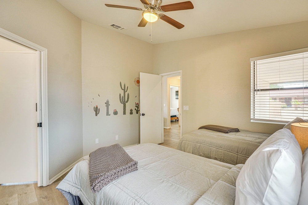 6 Mi to Dtwn: Tucson Gem w/ Outdoor Oasis!