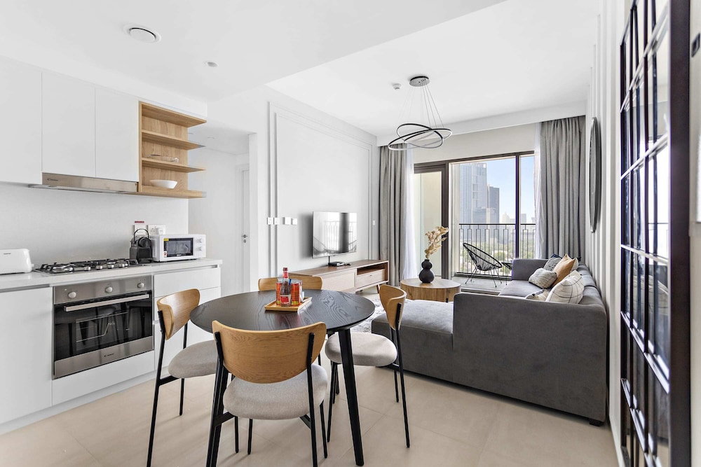 Silkhaus Lavish 1bdr in New Tower Pool Gym