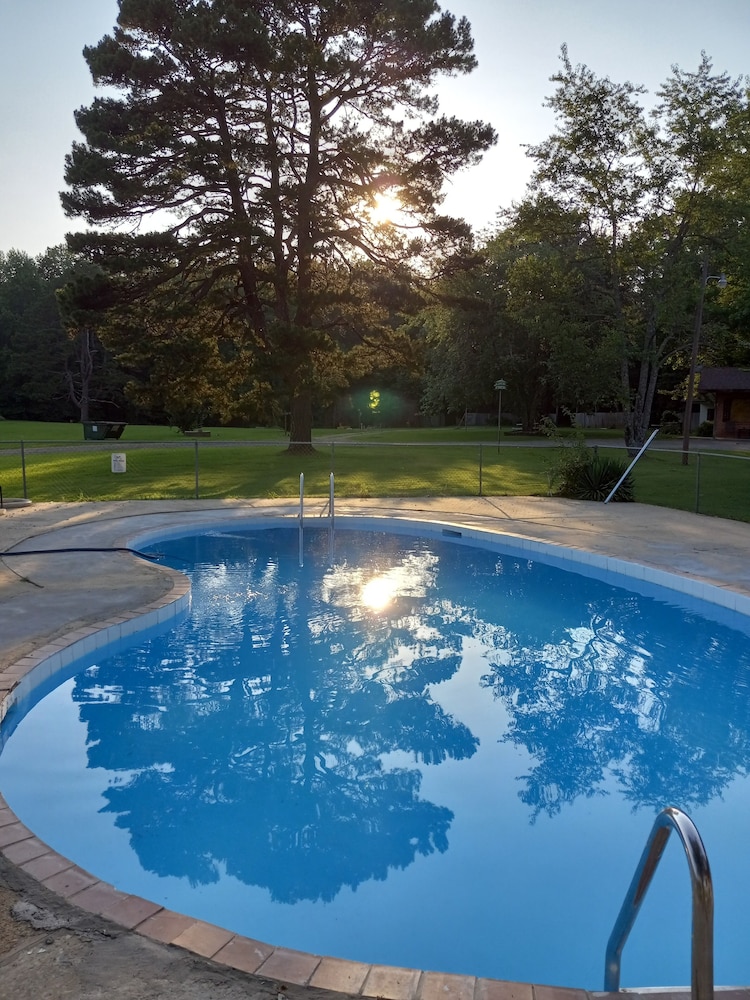 Cedar Falls Motel - Property Image 7