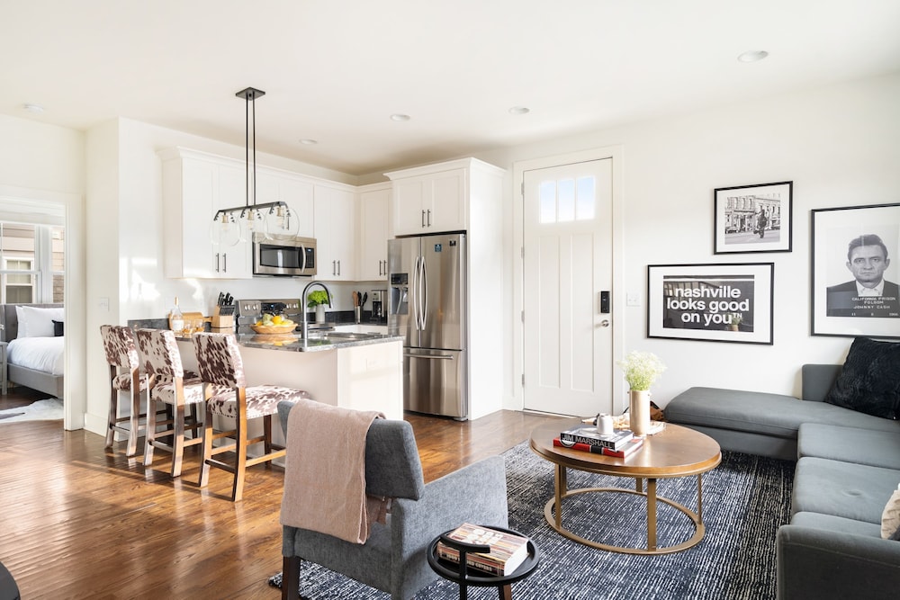 Hart Suite 3 by Avantstay Gorgeous Town House w Modern Amenities in Nashville
