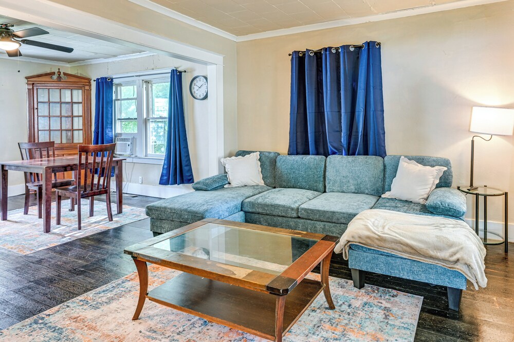3 Mi to Dtwn Saginaw: Cozy Family Home w/ Yard!