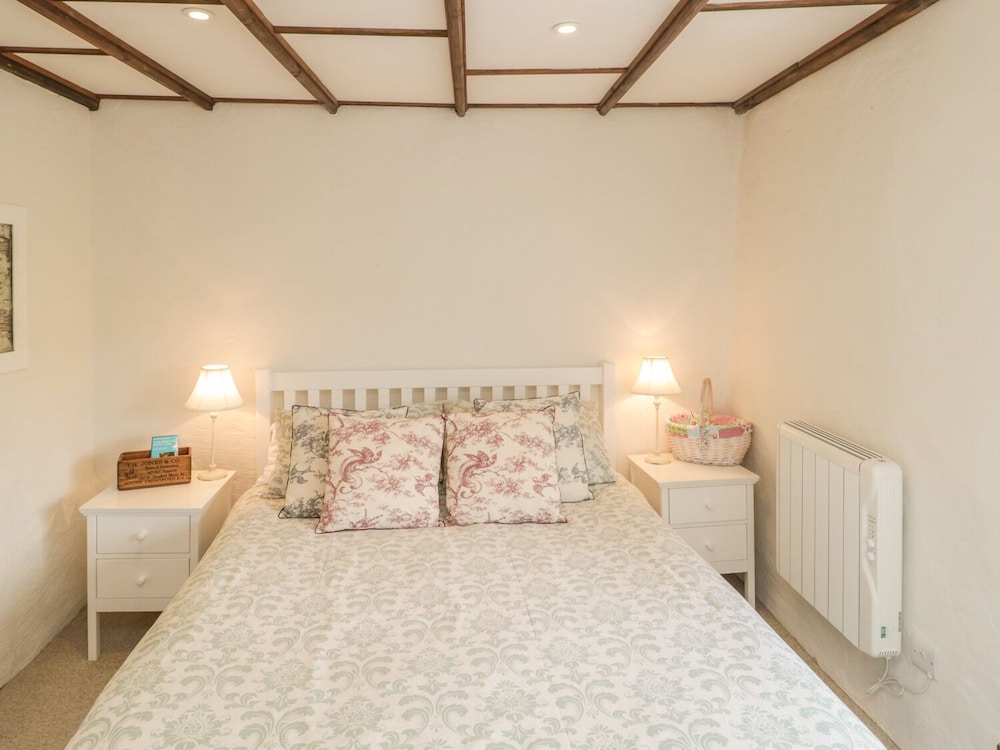 Apple Tree Cottage view 3