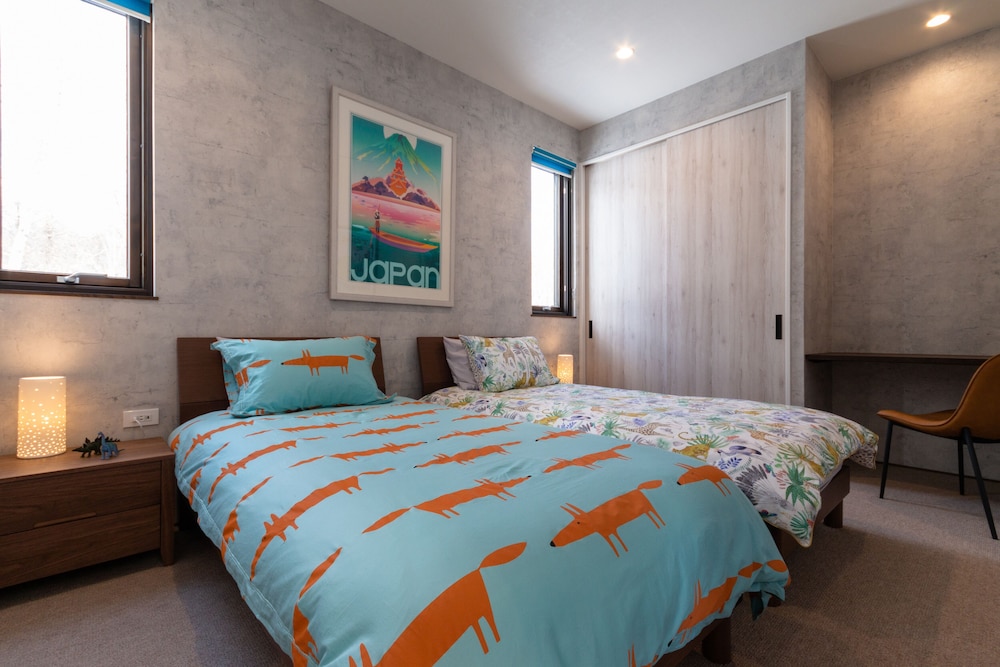 Off Piste Chalet by H2 Life view 2