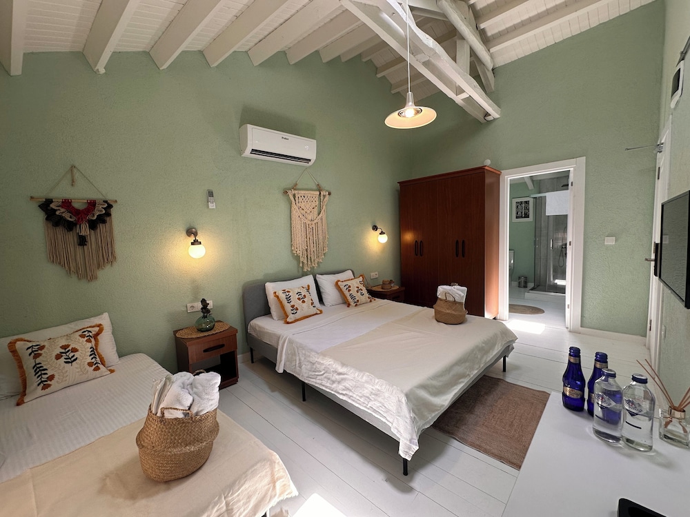 Hanole Macaron Guest House