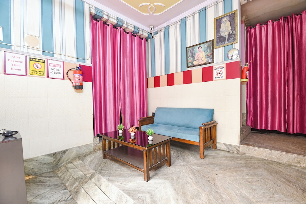 Fabhotel Decent