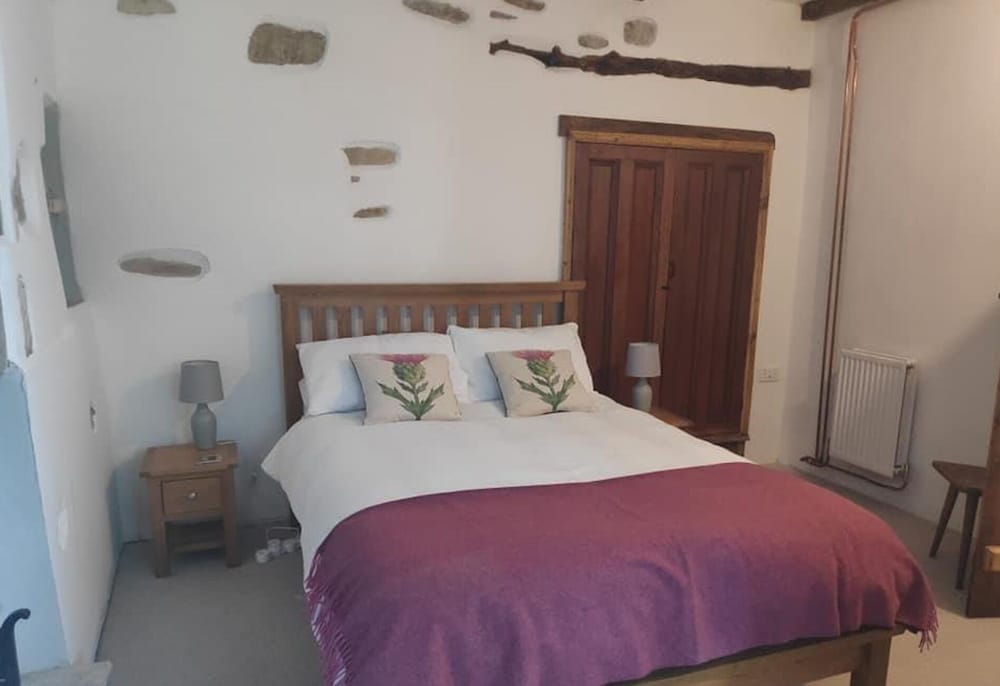 Bespoke 1 Bed Cottage in Dunbeath Village view 4