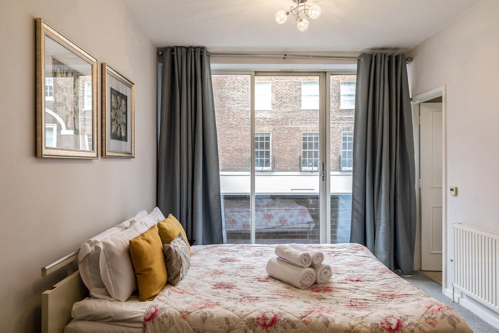 Picktheplace 3-bedroom Portman Square