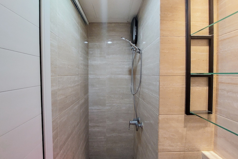 Comfort and Cozy Living Studio Springwood Residence Tangerang Apartment