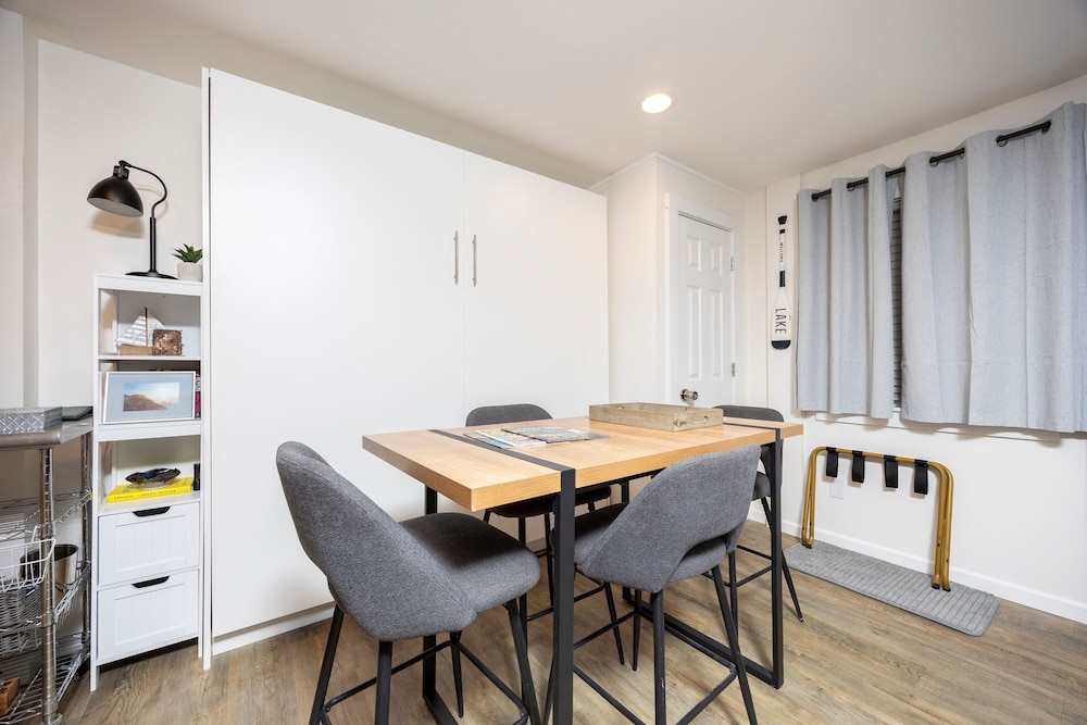 124 Bldg B Studio