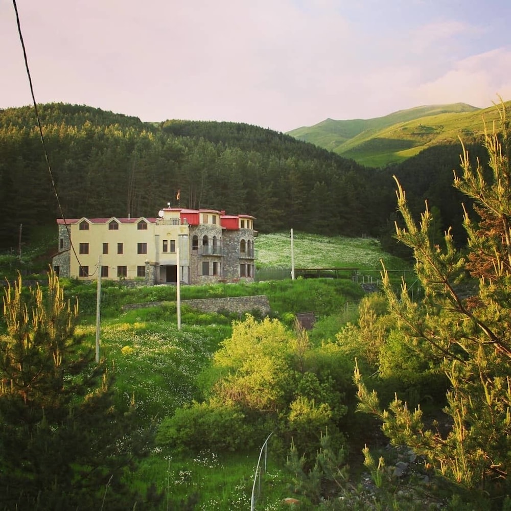 LerMont Guest House