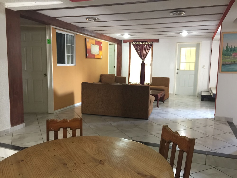 Hotel & Suites Cerro Rojo
