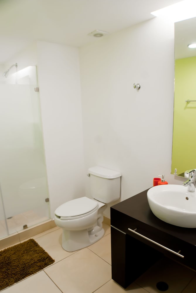 Ramada by Wyndham Acapulco Hotel  Suites - Property Image 28
